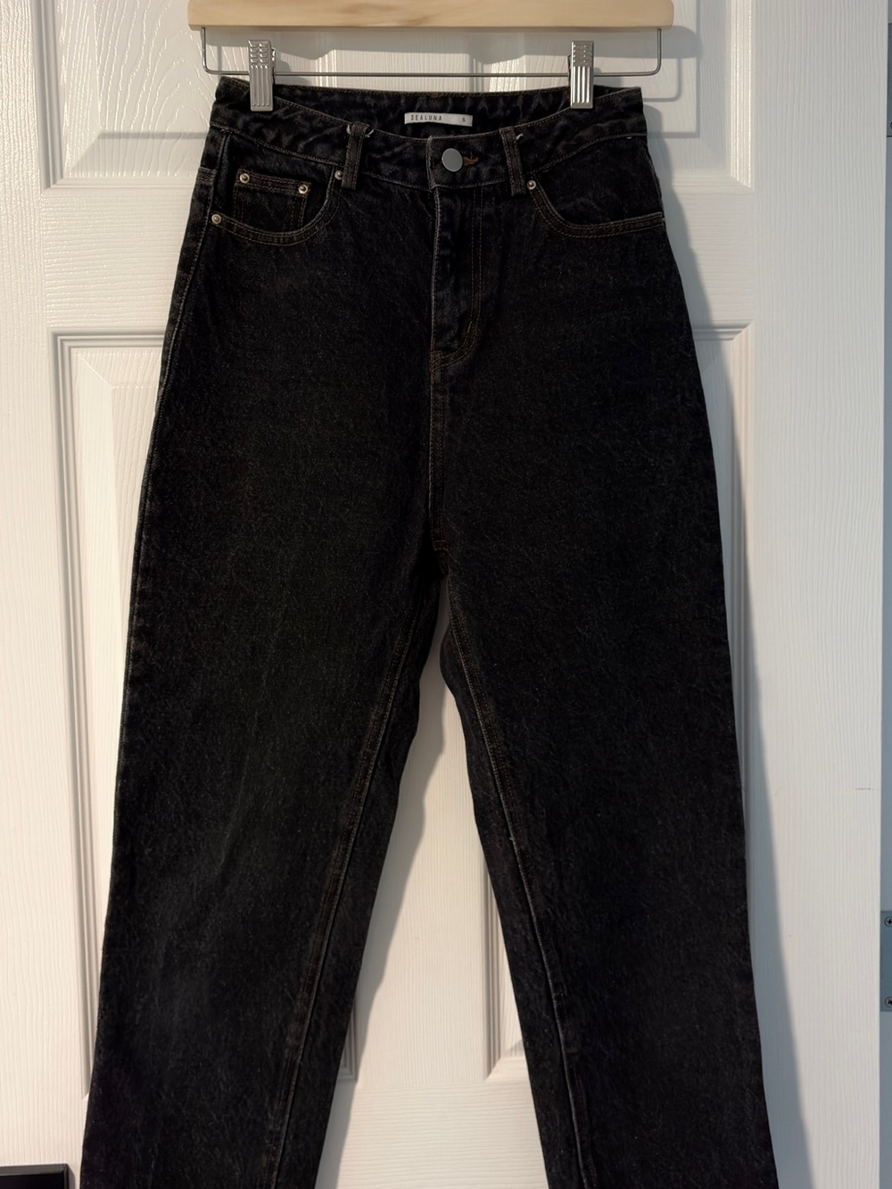 Women’s High-Rise Black Jeans — Classic Straight Fit